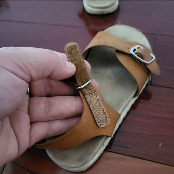 Cat & Jack tan leather toddler girl sandals - Picture 8 of 10